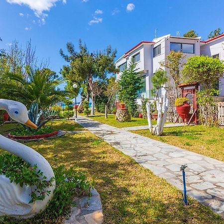 Galazia Akti Seaside Apartments Nikiti  Exterior photo