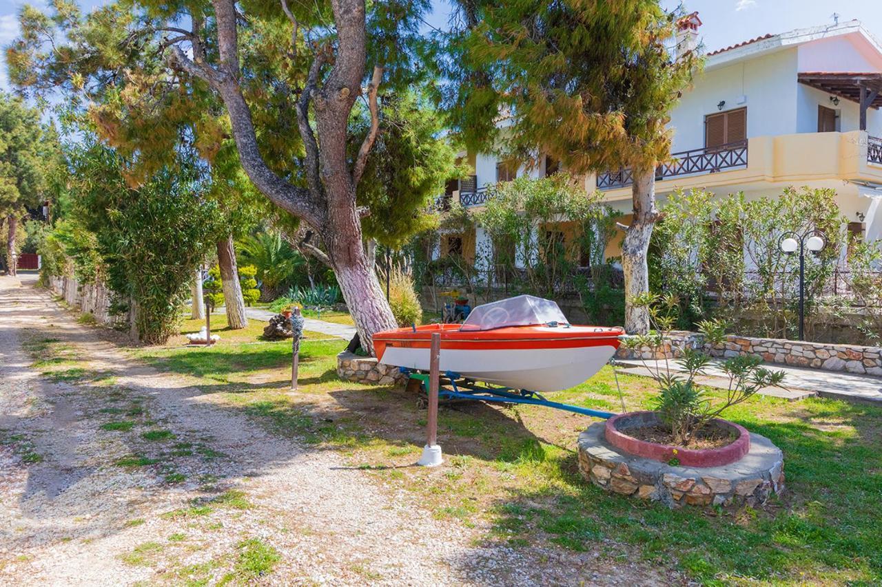 Galazia Akti Seaside Apartments Nikiti  Exterior photo