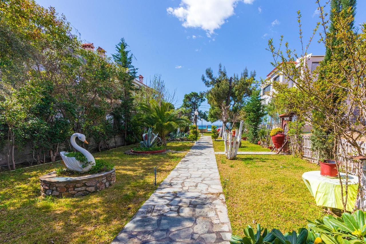 Galazia Akti Seaside Apartments Nikiti  Exterior photo