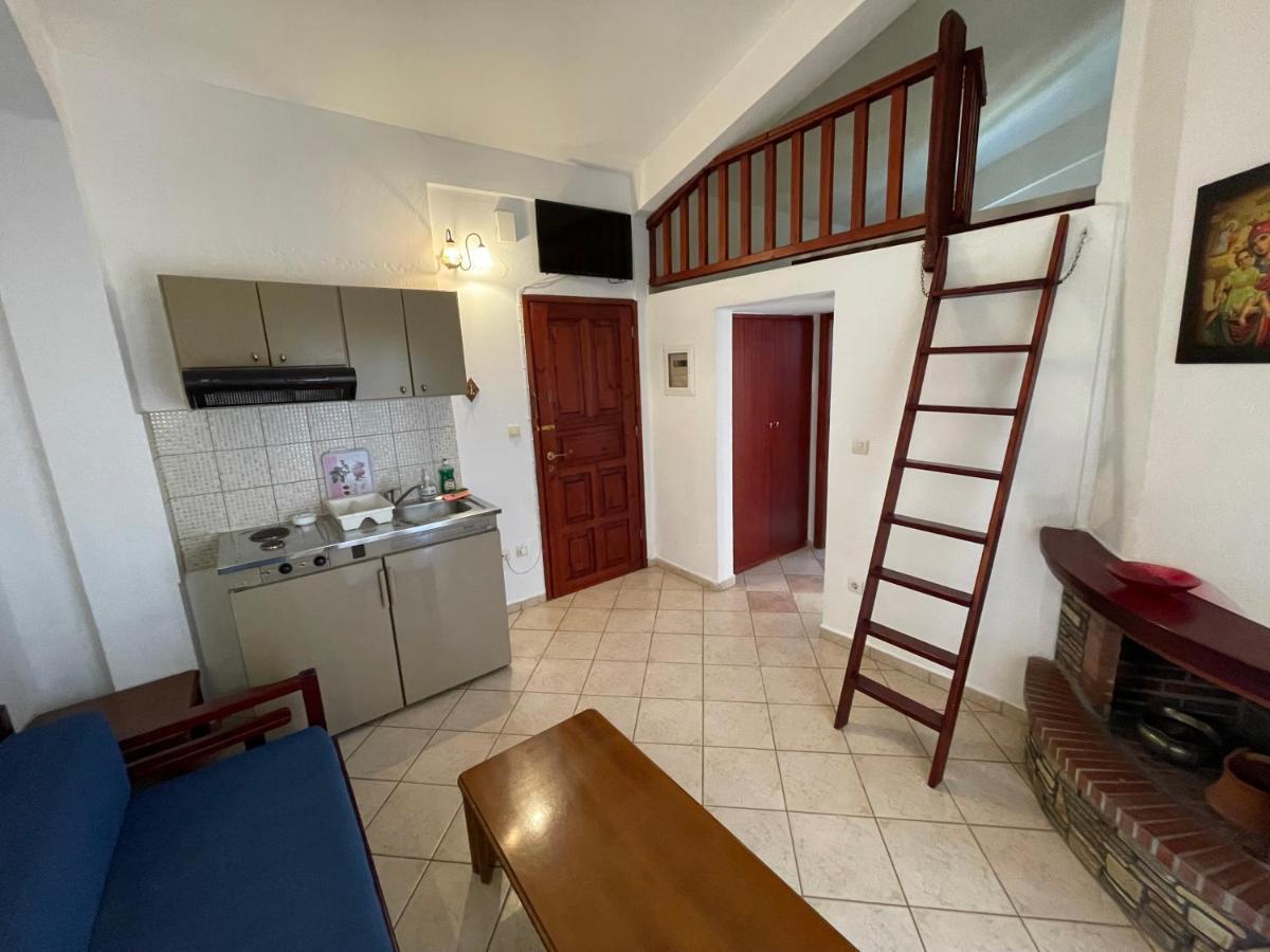 Galazia Akti Seaside Apartments Nikiti  Exterior photo